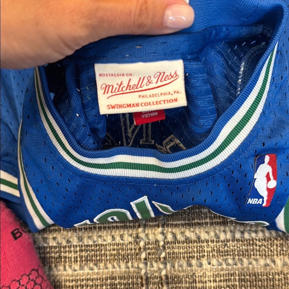 Mitchell & Ness Throwback Timberwolves Kevin Garnett Jersey - Picture 3 of 3